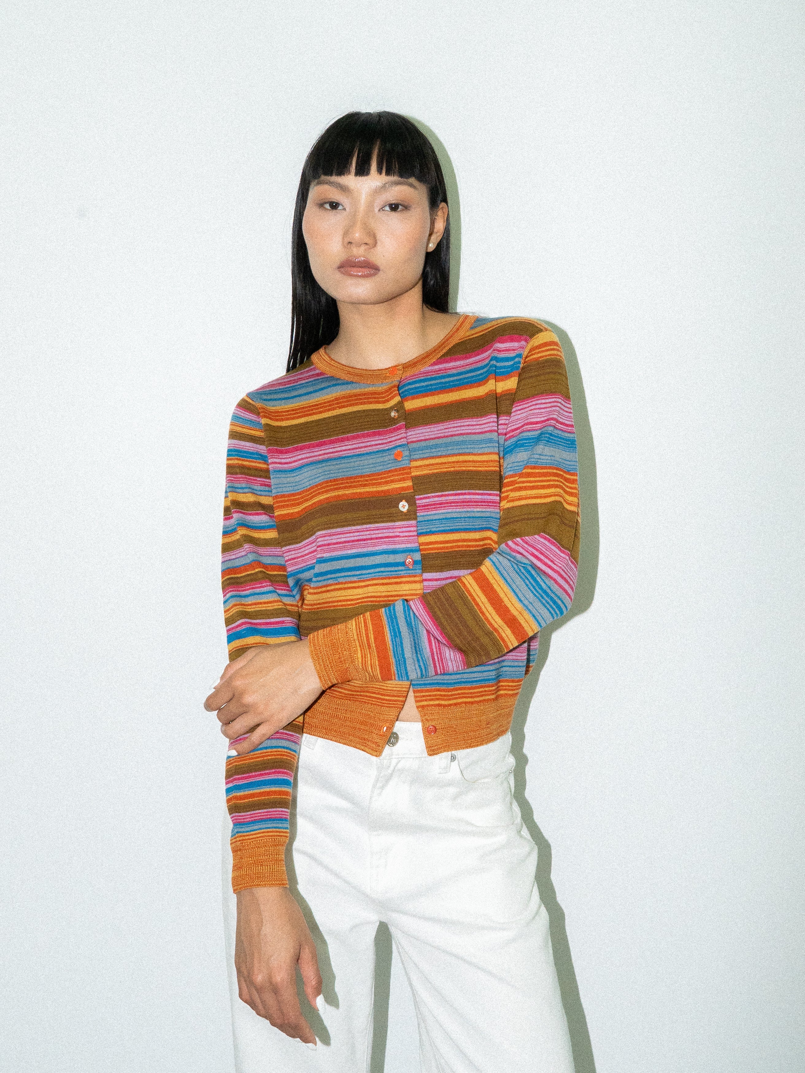 05.Norra - Crew Neck cardigan
